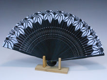 画像をギャラリービューアに読み込む, 婦人用夏扇子 「BAKI柄扇子」天BAKI柄 黒地(山武扇舗)