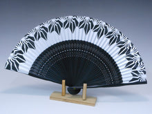 画像をギャラリービューアに読み込む, 婦人用夏扇子 「BAKI柄扇子」天BAKI柄 白地(山武扇舗)