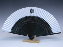 画像をギャラリービューアに読み込む, 紳士用夏扇子 「BAKI柄扇子」総BAKI柄 白地(山武扇舗)