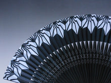 画像をギャラリービューアに読み込む, 紳士用夏扇子 「BAKI柄扇子」天BAKI柄 黒地(山武扇舗)