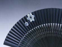 画像をギャラリービューアに読み込む, 紳士用夏扇子 「BAKI柄扇子」天BAKI柄 黒地(山武扇舗)
