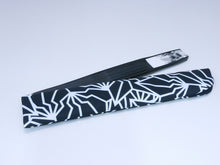 画像をギャラリービューアに読み込む, 紳士用夏扇子 「BAKI柄扇子」天BAKI柄 白地(山武扇舗)