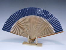 画像をギャラリービューアに読み込む, 婦人用夏扇子 箔動シリーズ 粉箔 濃紺(山武扇舗)
