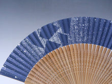 画像をギャラリービューアに読み込む, 紳士用夏扇子 箔動シリーズ 粉箔 濃紺(山武扇舗)