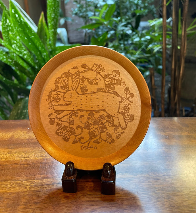 小皿－ウサギ彫刻－(Sansai)