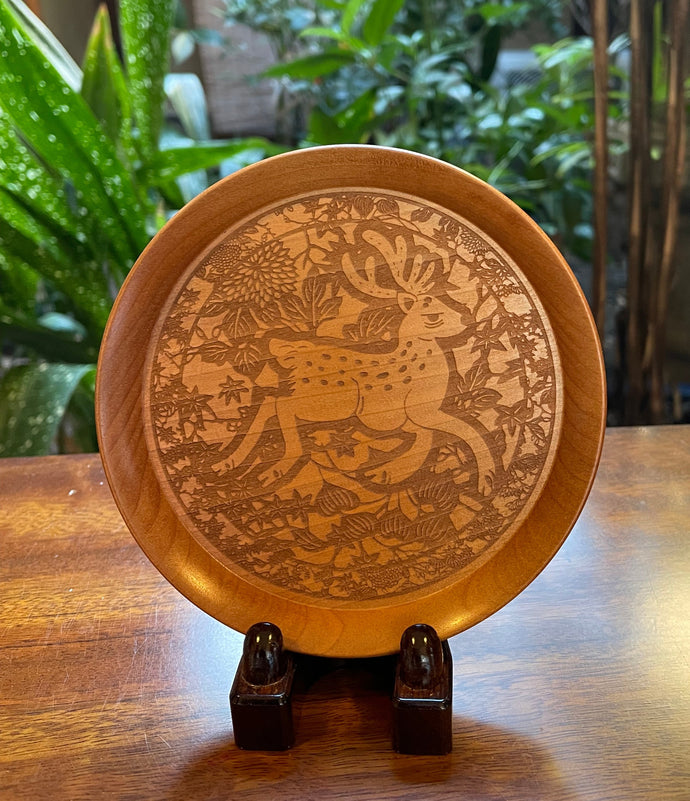 小皿－鹿彫刻－(Sansai)